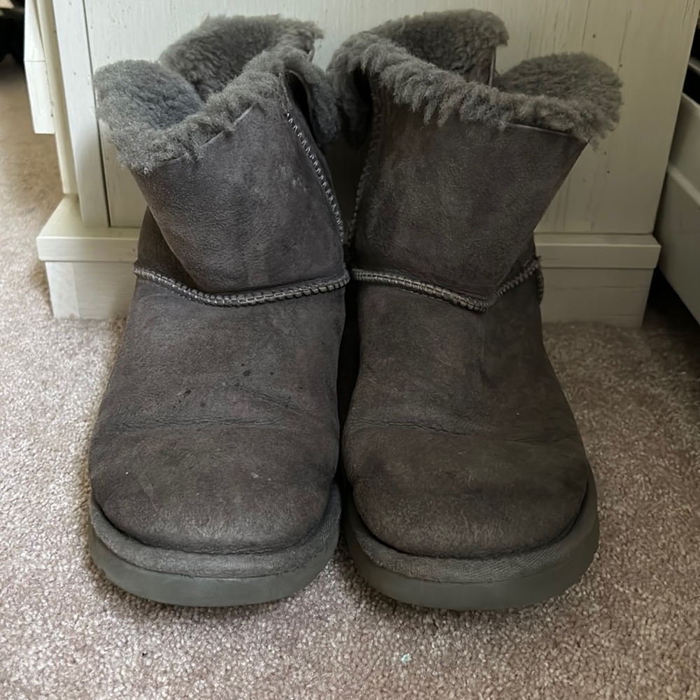 Women’s size 9 UGG boots